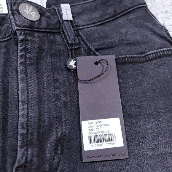 One Teaspoon 2020 Black Swan Denim Mini Skirt Size 25 Nwt Raw Cutoff Hem Stretch — image 5 of 8